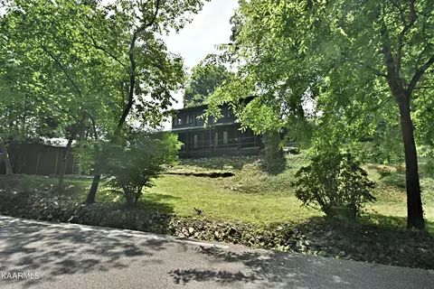 202 Brandau Dr, Knoxville, TN 37920