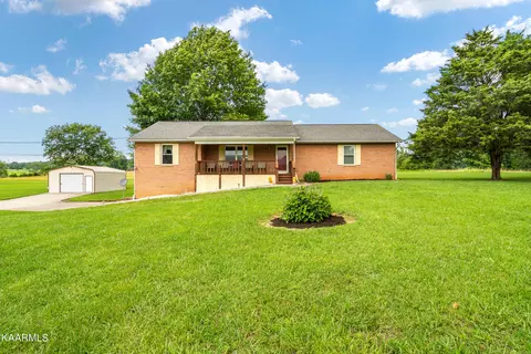 2919 Carpenters Grade Rd, Maryville, TN 37803