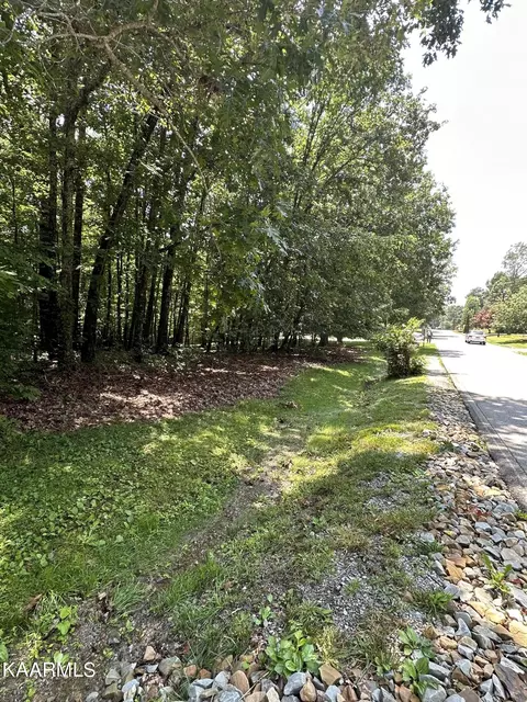 326 Lakeview Dr, Crossville, TN 38558