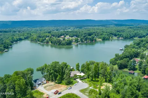 8 Spring Crossing Drive, Spring City, TN 37381