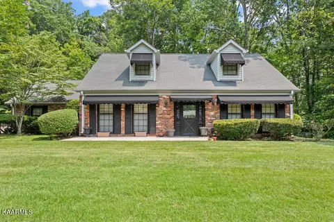 129 Windham Rd, Oak Ridge, TN 37830