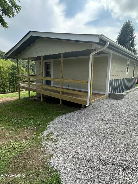 1196 Sugar Hollow Rd, La Follette, TN 37766