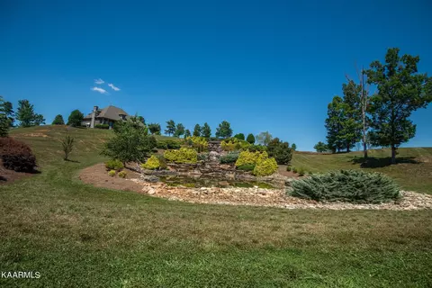 225 Lake Ferry Dr, Loudon, TN 37774