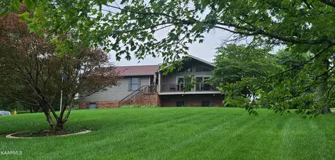 2118 Carpenters Grade Rd, Maryville, TN 37803