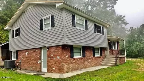 206 Lake Hill Rd, Middlesboro, KY 40965