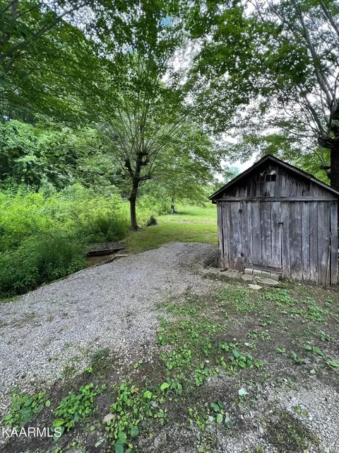 392 Chambers Ln, Oneida, TN 37841 photo 10