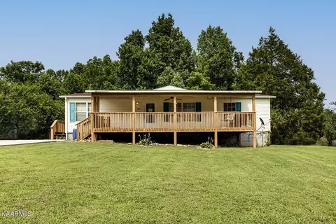 710 Meadowview Dr, Harriman, TN 37748