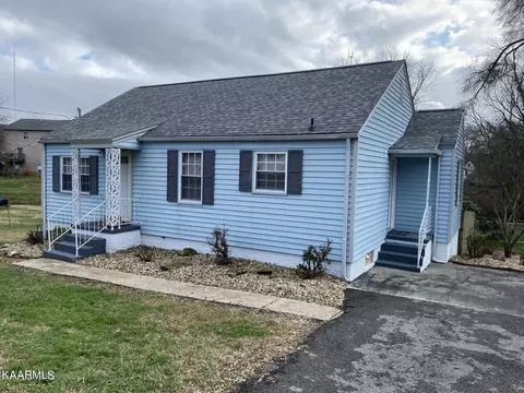 200 S Laurel Cir, Knoxville, TN 37912