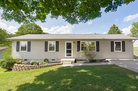 1100 Melton Hill Circle Cir, Clinton, TN 37716