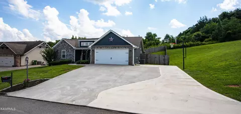 5923 Whisper Ridge Ln, Corryton, TN 37721