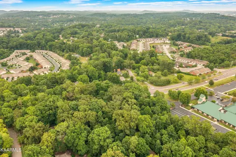 8012 Middlebrook Pike, Knoxville, TN 37909