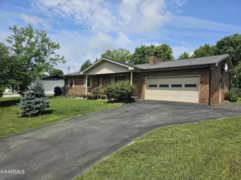 215 Tennessee Circle Cir, Seymour, TN 37865