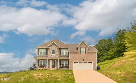 103 Hitchberry Rd, Oak Ridge, TN 37830