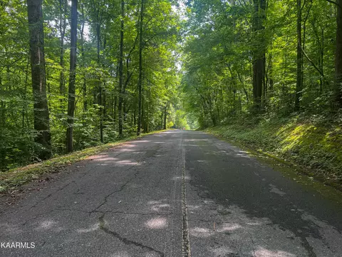 Skyline Drive, Clinton, TN 37716