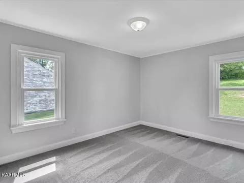 313 Juniper St, Greeneville, TN 37745 photo 11