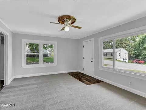 313 Juniper St, Greeneville, TN 37745 photo 4