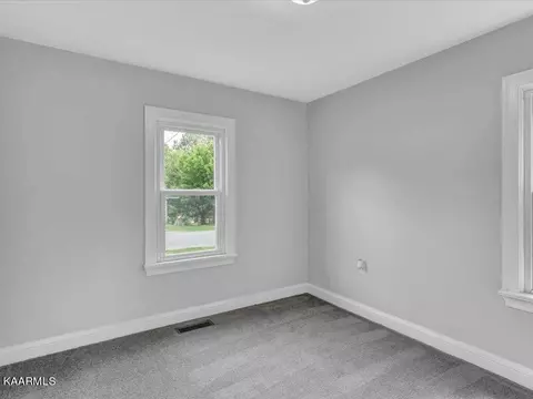313 Juniper St, Greeneville, TN 37745 photo 12