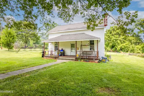 608 W Rockwood St, Rockwood, TN 37854
