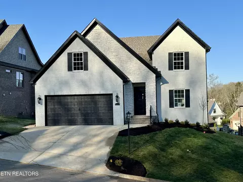 8331 English Hill Ln, Knoxville, TN 37923