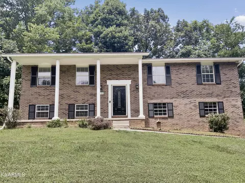 11701 Foxford Dr, Knoxville, TN 37934