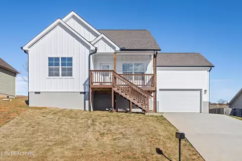 1239 Lori Ellen Ct, Sevierville, TN 37876