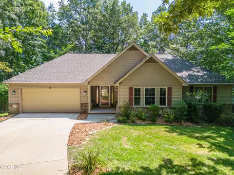 13 Charlotte Ct, Crossville, TN 38558
