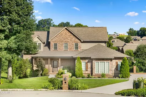 670 Yellowstone Ln, Lenoir City, TN 37771