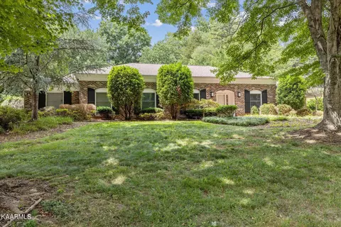 8317 NW Chadwick Dr, Knoxville, TN 37909