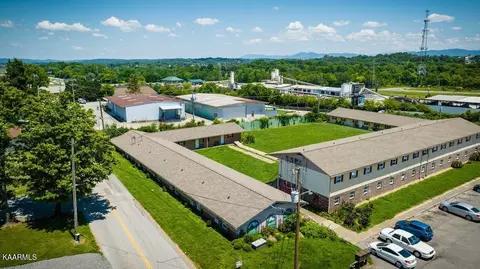501 Whitecrest Dr, Maryville, TN 37801