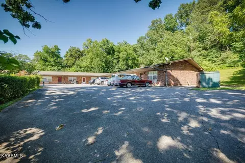 200 Mavis Ln, Maryville, TN 37804