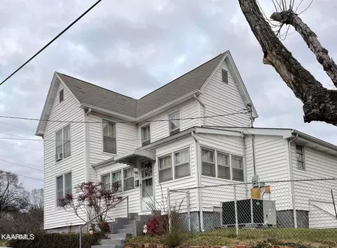 112 NE Tennessee St, Harriman, TN 37748
