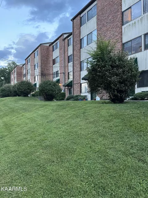 2718 SW Painter Ave #A111, Knoxville, TN 37919