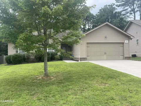 1928 Mahogany Wood Tr, Knoxville, TN 37920
