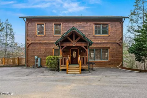 810 Great Smoky Way, Gatlinburg, TN 37738