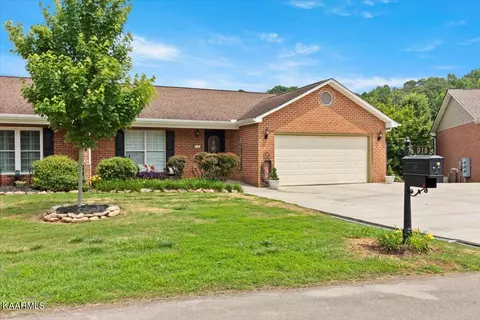 918 Muirfield Dr, Maryville, TN 37801