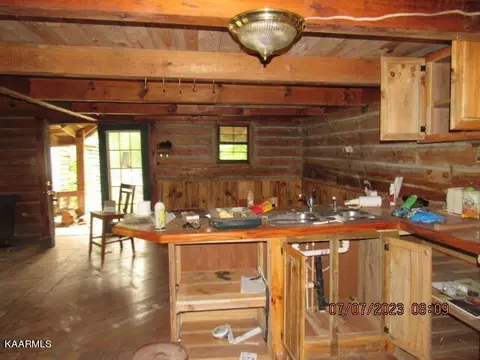 385 Satterfield Rd, Luttrell, TN 37779 photo 8