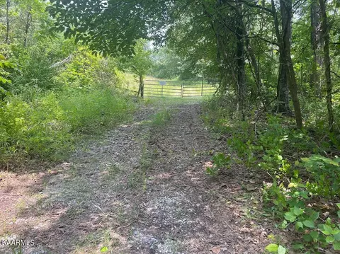 Plateau Firetower Rd, Crossville, TN 38571