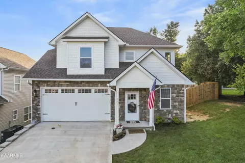 903 Gothic Manor Ln, Knoxville, TN 37923