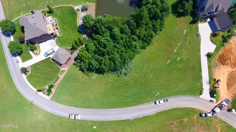 109 Breakers Dr, Vonore, TN 37885 photo 2