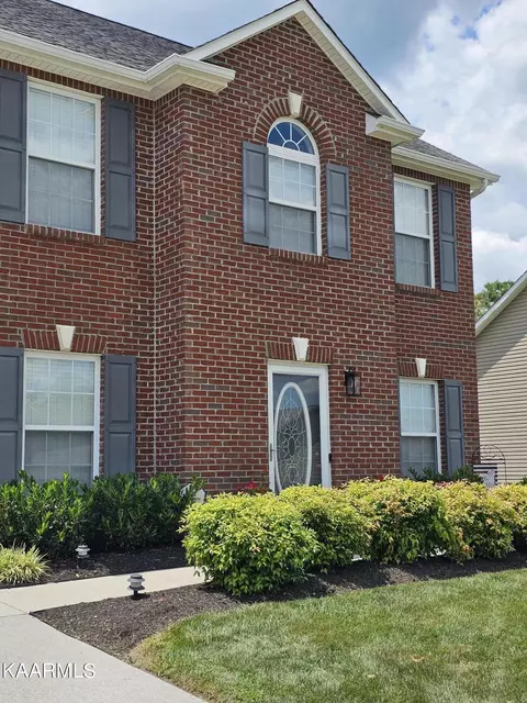 7711 Cooper Meadows Ln, Knoxville, TN 37938