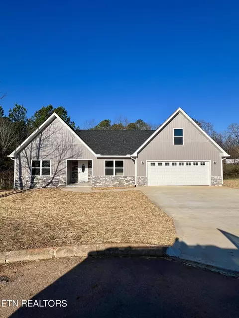 132 Highland Dr, Madisonville, TN 37354