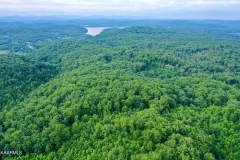 Holt Lane, Kingston, TN 37763