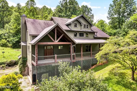 1242 Schoolhouse Gap Rd, Townsend, TN 37882