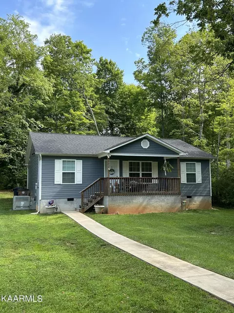 3925 NE Acorn Dr, Knoxville, TN 37918