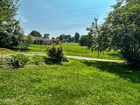 Exterior - 263 Dover Ave, Harrogate, TN 37752 photo 15 of 16