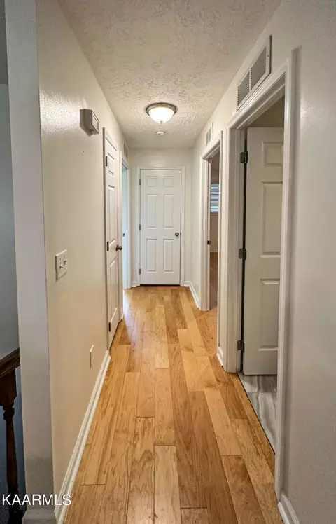 Entry Way - 263 Dover Ave, Harrogate, TN 37752 photo 1 of 3