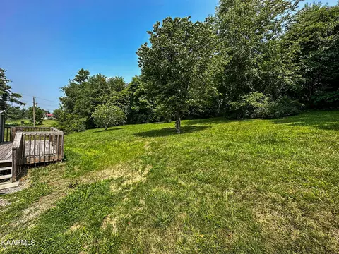 Exterior - 263 Dover Ave, Harrogate, TN 37752 photo 9 of 16