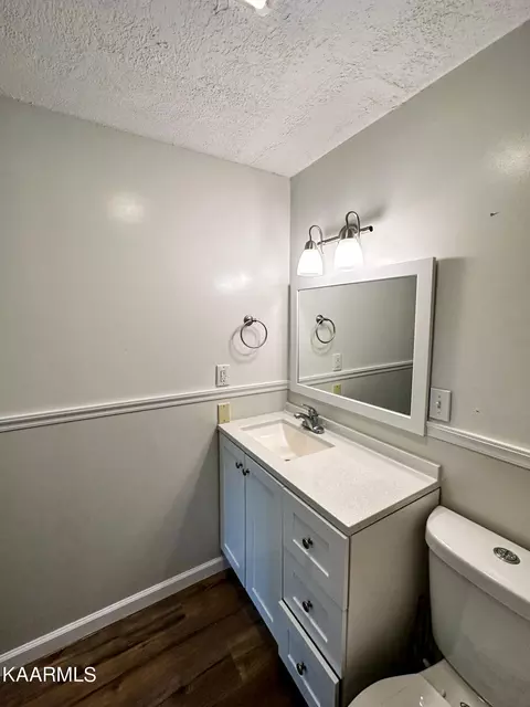 Bath - 263 Dover Ave, Harrogate, TN 37752 photo 7 of 8