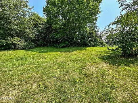 Exterior - 263 Dover Ave, Harrogate, TN 37752 photo 10 of 16