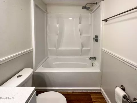 Bath - 263 Dover Ave, Harrogate, TN 37752 photo 8 of 8